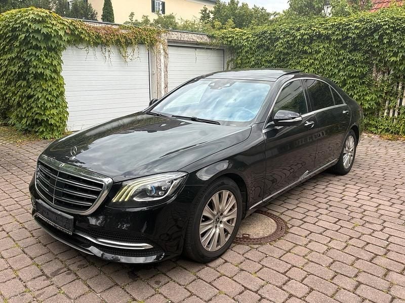 Schwarz Gebraucht 2019 Mercedes S350 Night Limousine | 29.500 € - Bild 1/4