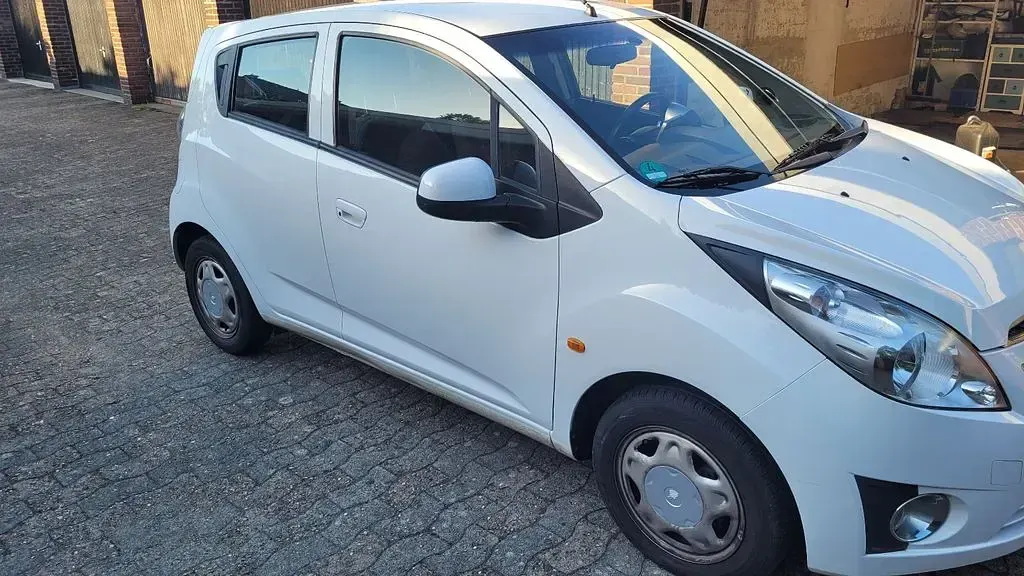 Gebraucht Chevrolet Spark LS 68 PS (50 kW) 2011 Weiß Kleinwagen