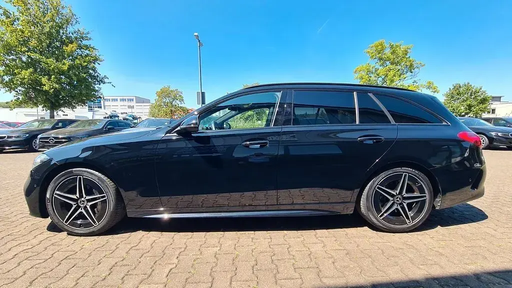 Gebraucht Mercedes C220 AMG 197 PS (144 kW) 2023 Schwarz Limousine