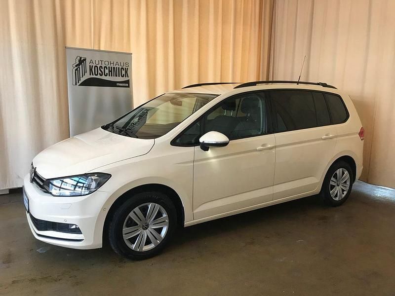 Gebraucht VW Touran 150 PS (110 kW) 2025 Gelb Van / Kleinbus
