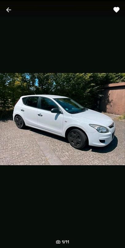 Weiß Gebraucht 2009 Hyundai i30 Kleinwagen | 2.999 € (Fairer Preis) - Bild 1/4