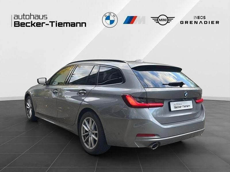 Gebraucht BMW 318 Efficient Dynamics 156 PS (114 kW) 2024 Skyscraper grau Kombi