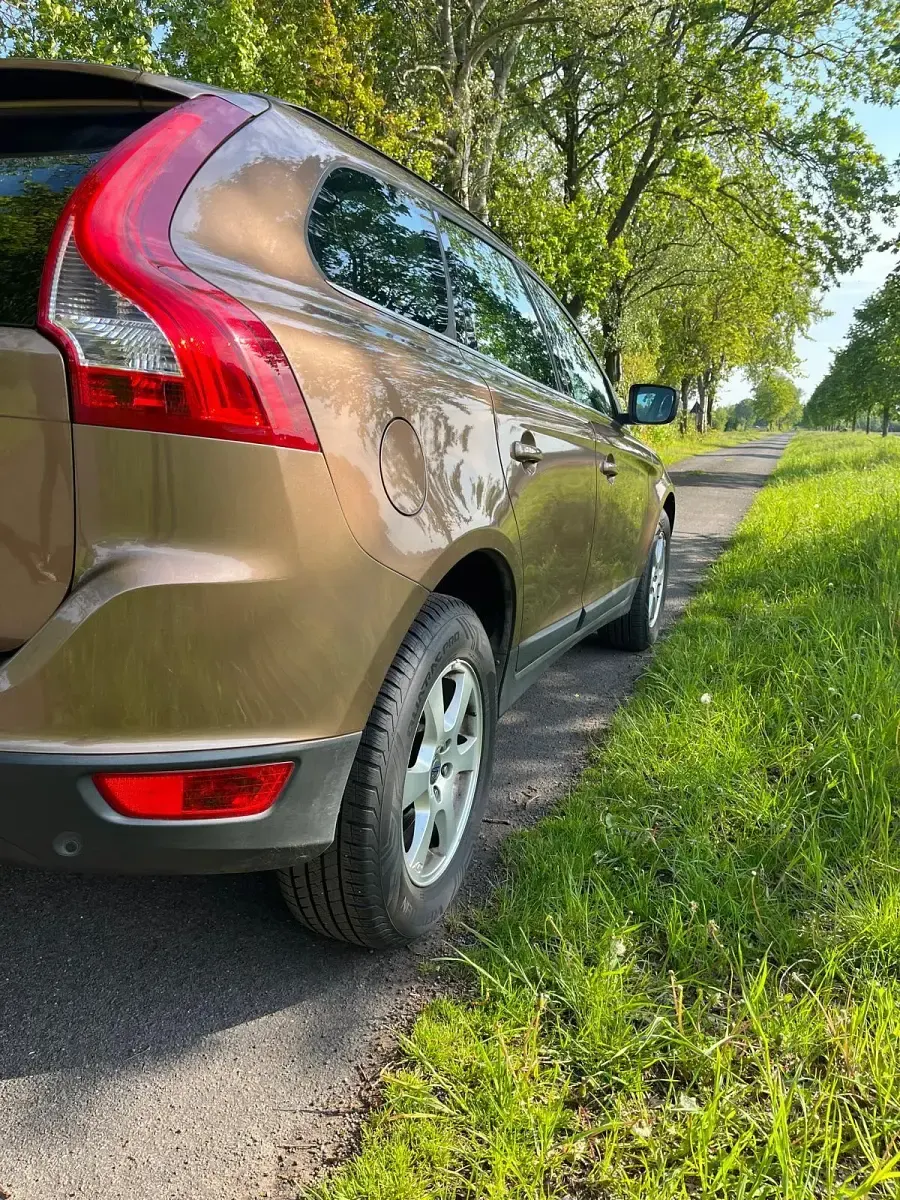 Gebraucht Volvo XC60 163 PS (119 kW) 2013 Braun SUV