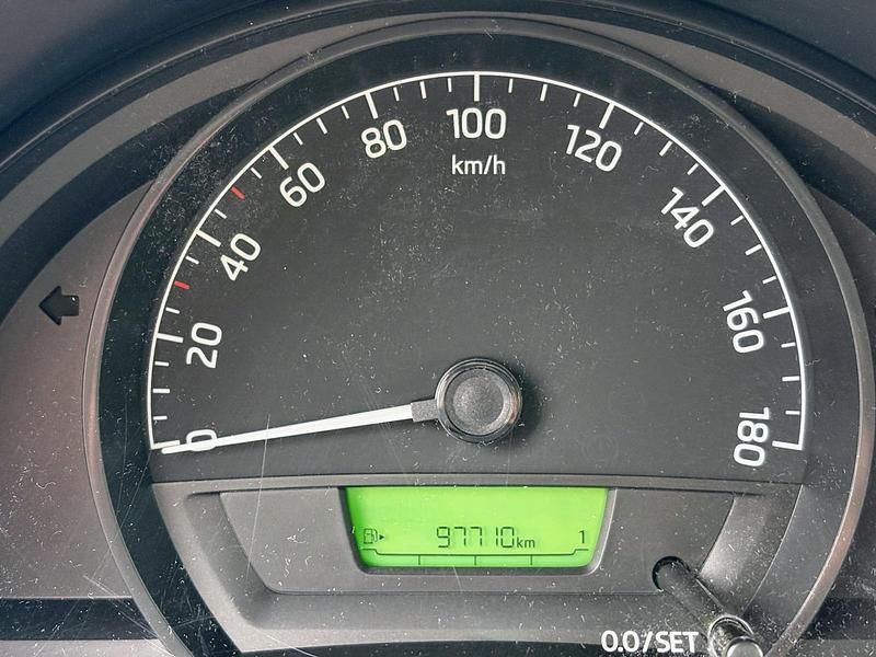 Weiß Gebraucht 2016 Skoda Citigo Cool Edition Kleinwagen | 5.990 € (Fairer Preis) - Bild 1/3