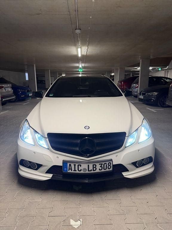 Gebraucht Mercedes E350 231 PS (169 kW) 2010 Weiß Coupé