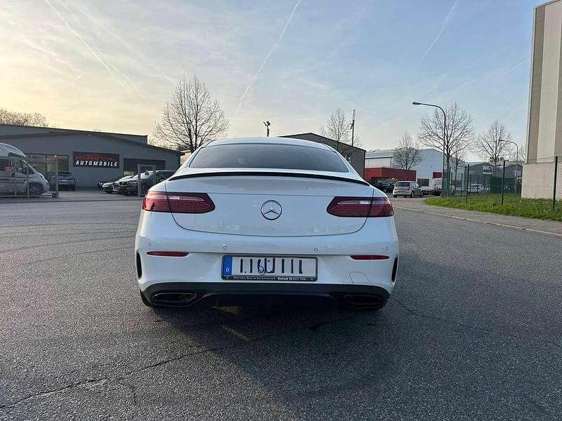 Gebraucht Mercedes E300 AMG line 258 PS (189 kW) 2023 Coupé