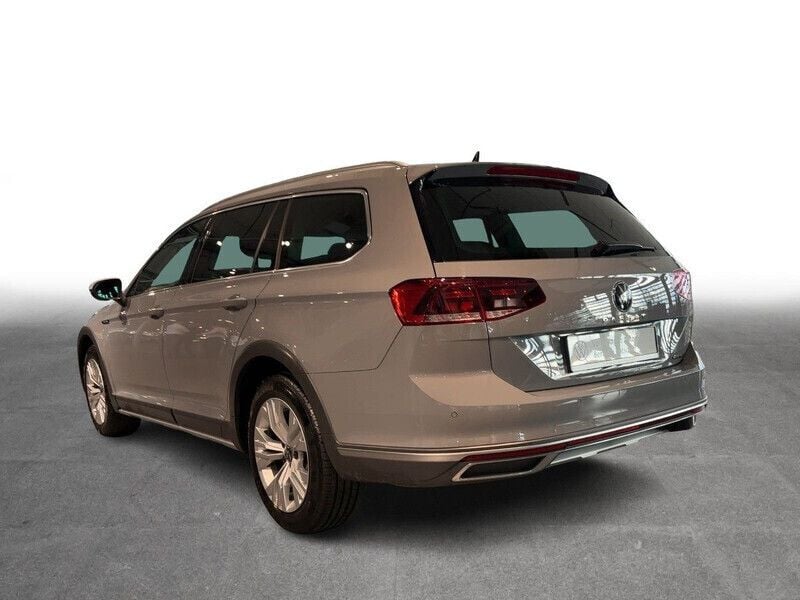 Gebraucht VW Passat Alltrack 200 PS (147 kW) 2023 Mondsteingrau Kombi