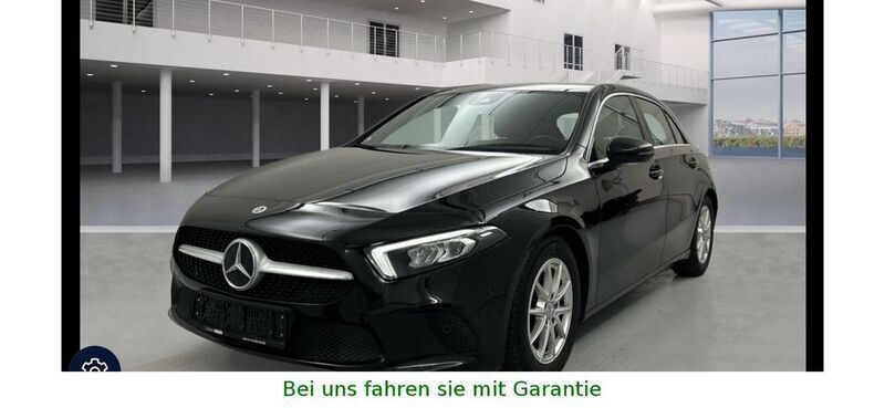Schwarz Gebraucht 2022 Mercedes A200 Limousine | 22.799 € (Guter Preis) - Bild 1/4