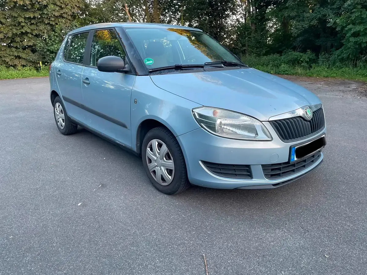 Gebraucht Skoda Fabia Comfort 60 PS (44 kW) 2010 Silber Kleinwagen