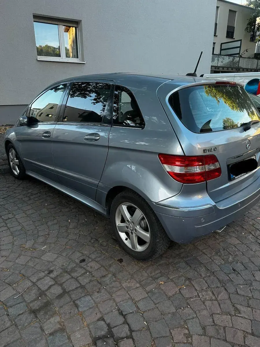 Gebraucht Mercedes B180 109 PS (80 kW) 2005 Silber Van / Kleinbus