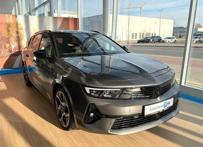 Grau Gebraucht 2024 Opel Astra Ultimate Kombi | 26.470 € (Etwas zu teuer) - Bild 1/4
