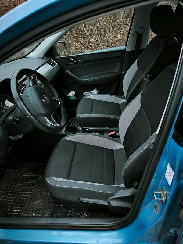 Gebraucht Skoda Rapid 90 PS (66 kW) 2016 Andere farben Kleinwagen