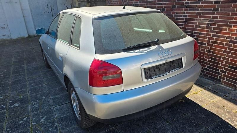 Usata Audi A3 Ambition 101 CV (74 kW) 2000 Argento Utilitaria