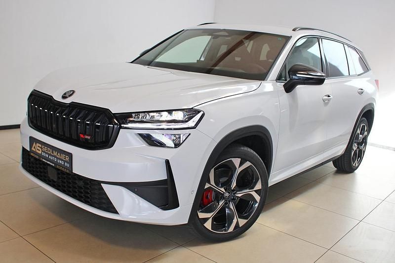 Moonweiss Neu 2025 Skoda Kodiaq RS SUV | 53.390 € (Fairer Preis) - Bild 1/2