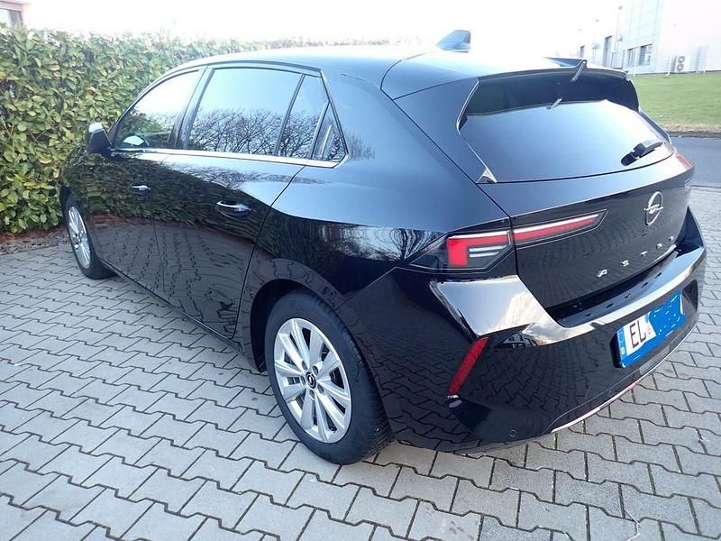 Gebraucht Opel Astra Elegance 131 PS (96 kW) 2023 Schwarz Limousine