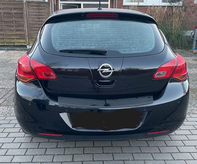 Gebraucht Opel Astra 101 PS (74 kW) 2010 Schwarz Limousine
