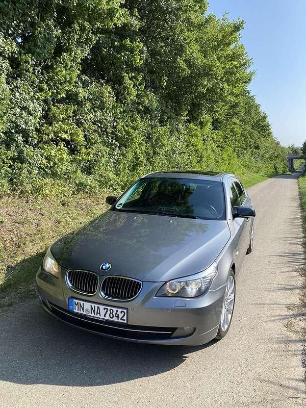 Grau Gebraucht 2008 BMW 525 Exclusive Limousine | 7.000 € (Etwas zu teuer) - Bild 1/4