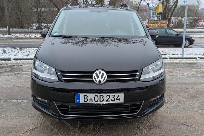 Gebraucht VW Sharan Comfortline 150 PS (110 kW) 2018 Schwarz Van / Kleinbus