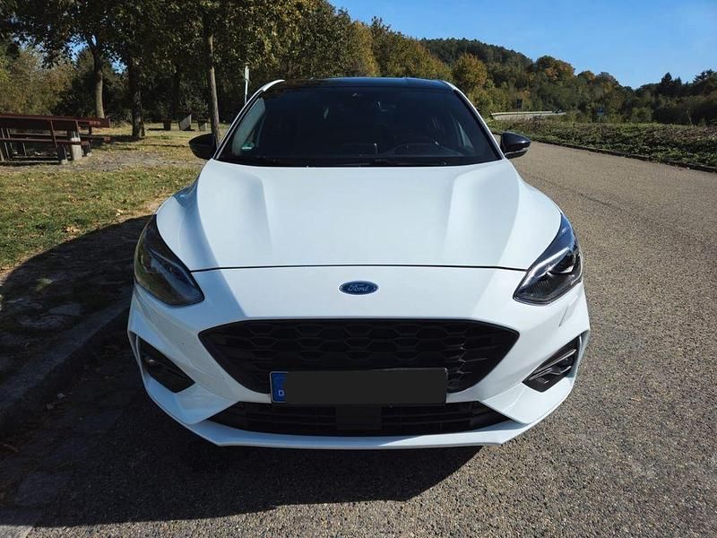Gebraucht Ford Focus ST-Line 150 PS (110 kW) 2018 Weiß Limousine