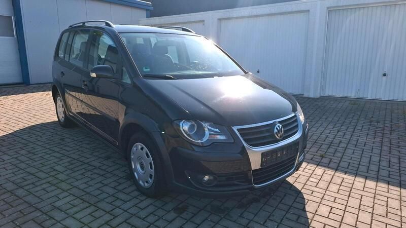Schwarz Gebraucht 2007 VW Touran Cross Van / Kleinbus | 2.499 € (Fairer Preis) - Bild 1/4