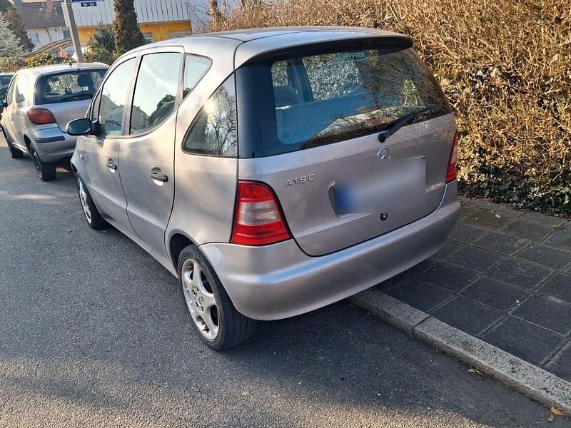 Gebraucht Mercedes A190 125 PS (91 kW) 2000 Silber Van / Kleinbus