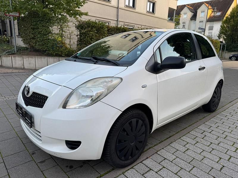 Weiß Gebraucht 2008 Toyota Yaris Kleinwagen | 2.190 € (Superpreis) - Bild 1/4