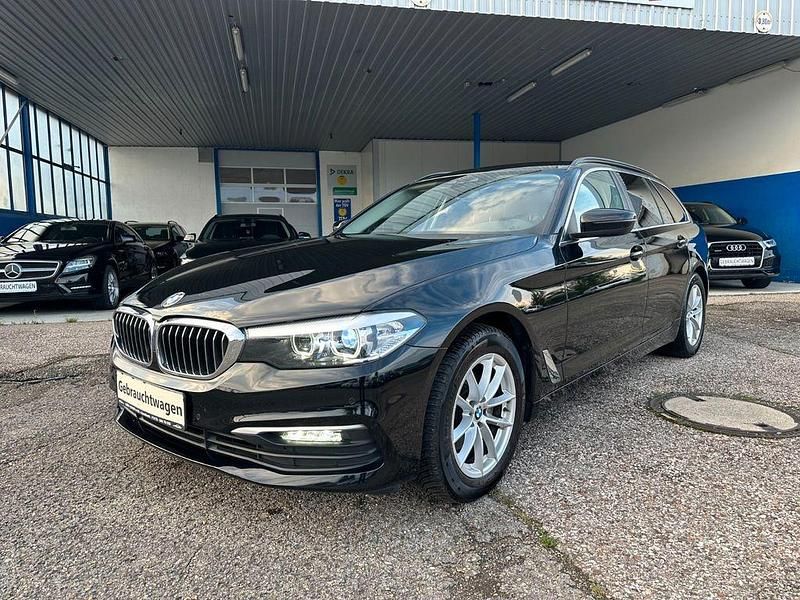 Schwarz Gebraucht 2018 BMW 520 Performance Kombi | 21.490 € (Guter Preis) - Bild 1/4