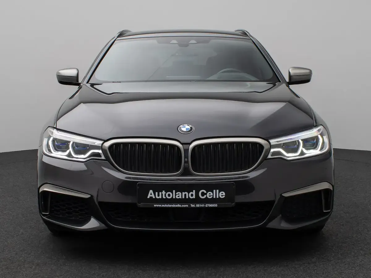Brugt BMW M550 Performance 400 HK (294 kW) 2020 Brun Sedan