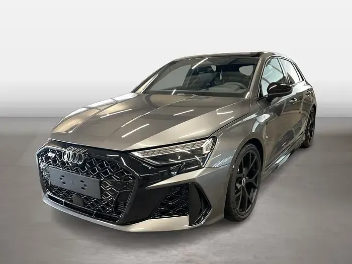 Gebraucht Audi RS3 Ambiente 400 PS (294 kW) 2026 Limousine