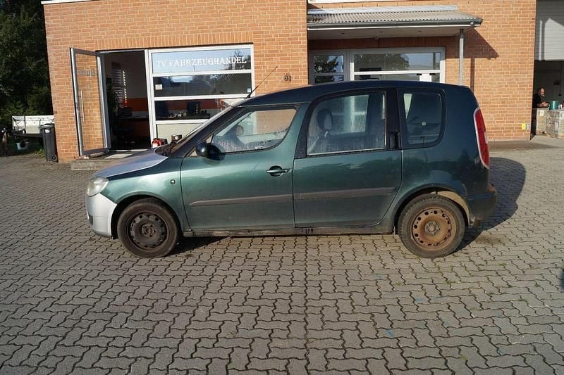 Grün Gebraucht 2007 Skoda Roomster Style Van / Kleinbus | 650 € (Superpreis) - Bild 1/4