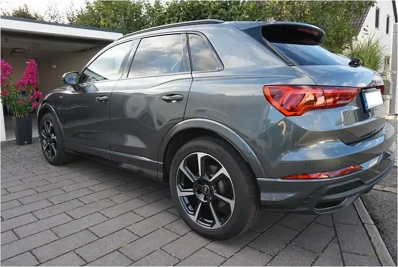 Second-hand Audi Q3 S-Line 150 CP (110 kW) 2023 Gri SUV
