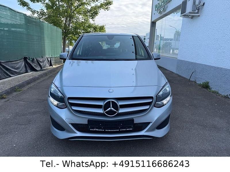 Gebraucht Mercedes B180 122 PS (89 kW) 2017 Silber Van / Kleinbus
