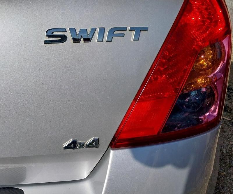 Gebraucht Suzuki Swift Comfort 92 PS (67 kW) 2009 Silber Kleinwagen