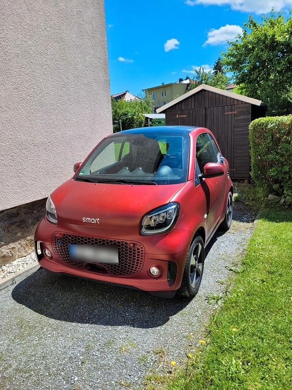 Rot Gebraucht 2023 Smart ForTwo Coupé Coupé | 14.999 € (Etwas zu teuer) - Bild 1/4
