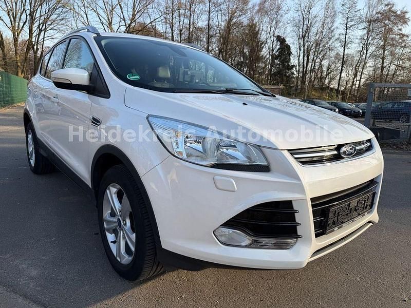 Gebraucht Ford Kuga Titanium 150 PS (110 kW) 2015 Weiß SUV