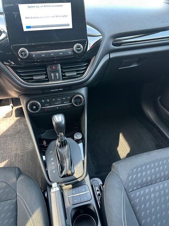 Gebraucht Ford Fiesta Titanium 101 PS (74 kW) 2018 Blau Kleinwagen
