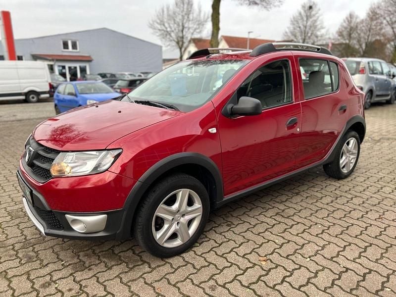Gebraucht Dacia Sandero Stepway Ambiance 90 PS (66 kW) 2014 Rot Kleinwagen