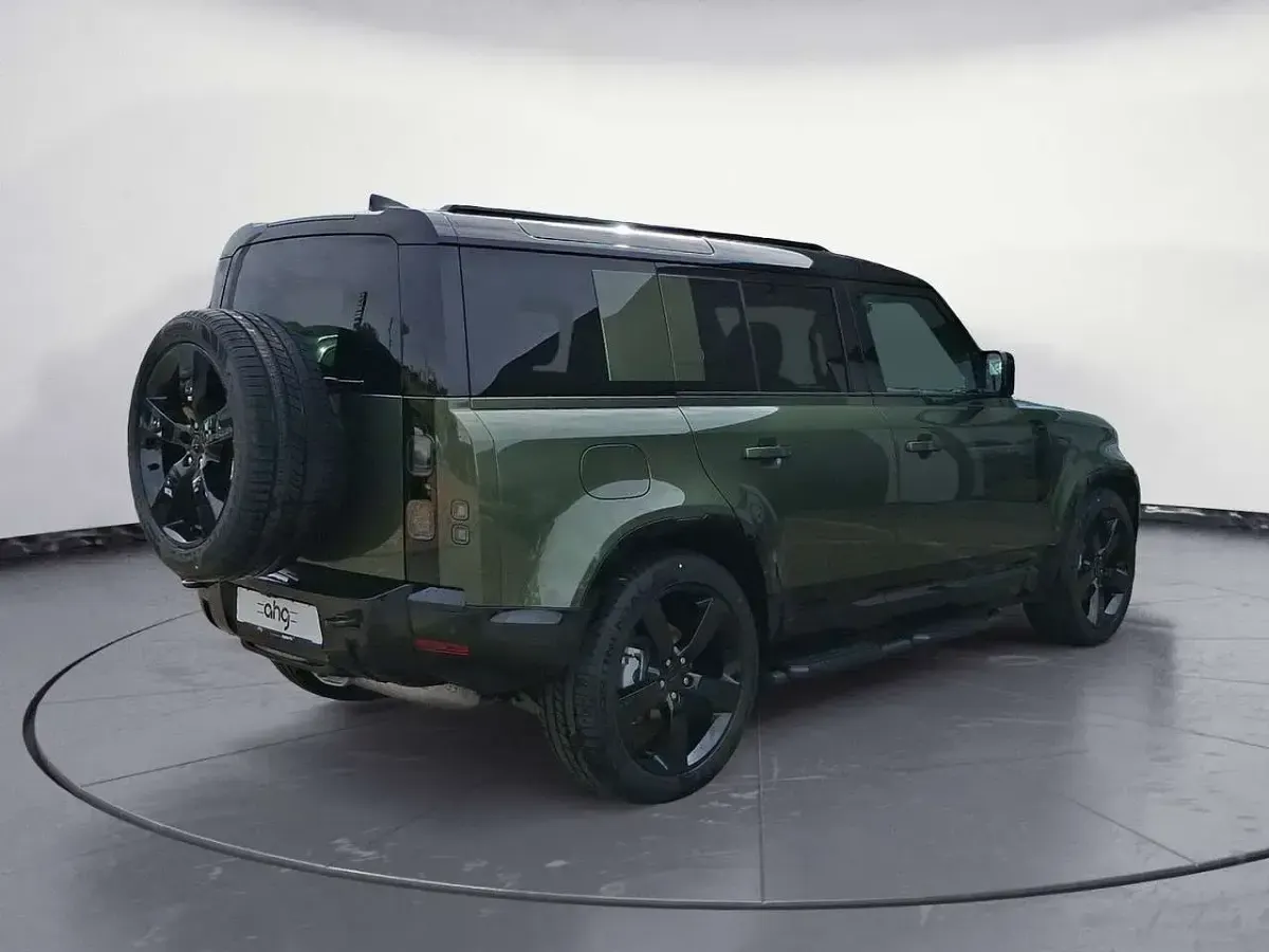 Neu Land Rover Defender SE Dynamic 250 PS (183 kW) 2026 Grün SUV