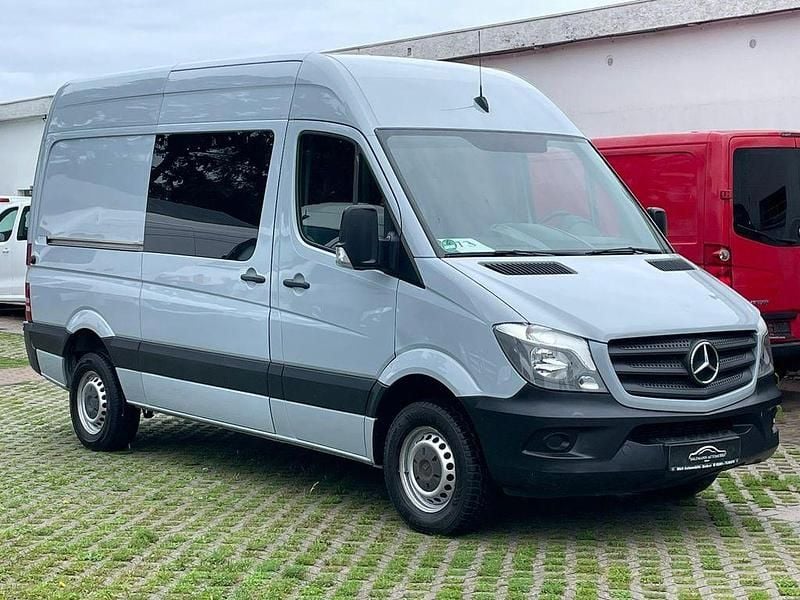 Grau Gebraucht 2017 Mercedes Sprinter Van | 21.999 € (Teuer) - Bild 1/3