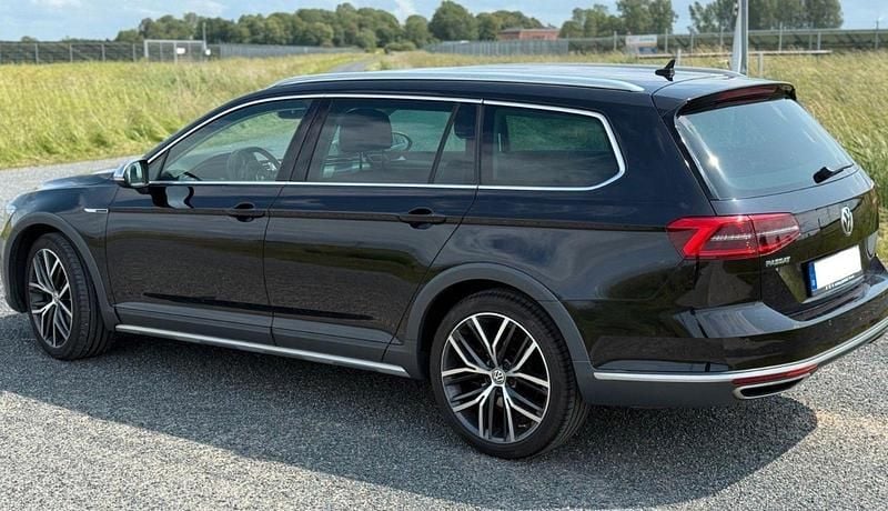 Gebraucht VW Passat Alltrack 239 PS (175 kW) 2017 Schwarz Kombi