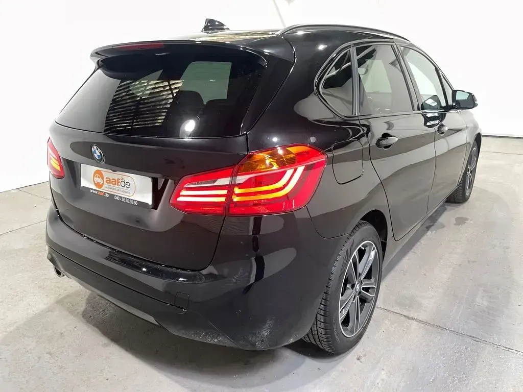 Gebraucht BMW 218 Active Tourer Sport Line 140 PS (102 kW) 2019 Schwarz Van / Kleinbus