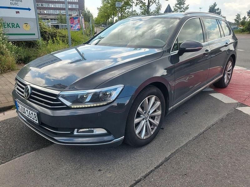 Gebraucht VW Passat Highline 190 PS (139 kW) 2019 Grau Kombi