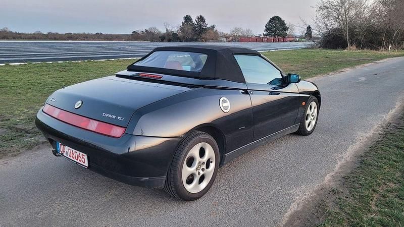 Gebraucht Alfa Romeo Spider Lusso 150 PS (110 kW) 1998 Schwarz Cabrio