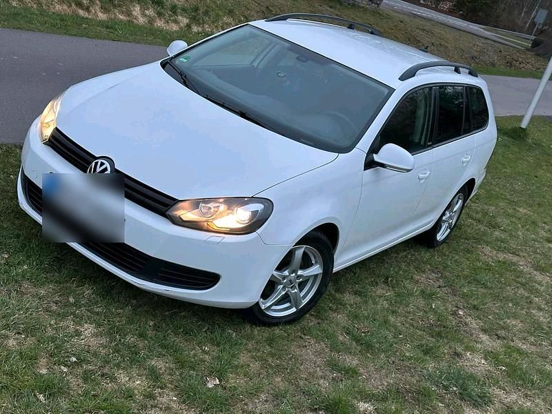 Gebraucht VW Golf VI Style 105 PS (77 kW) 2010 Weiß Kleinwagen