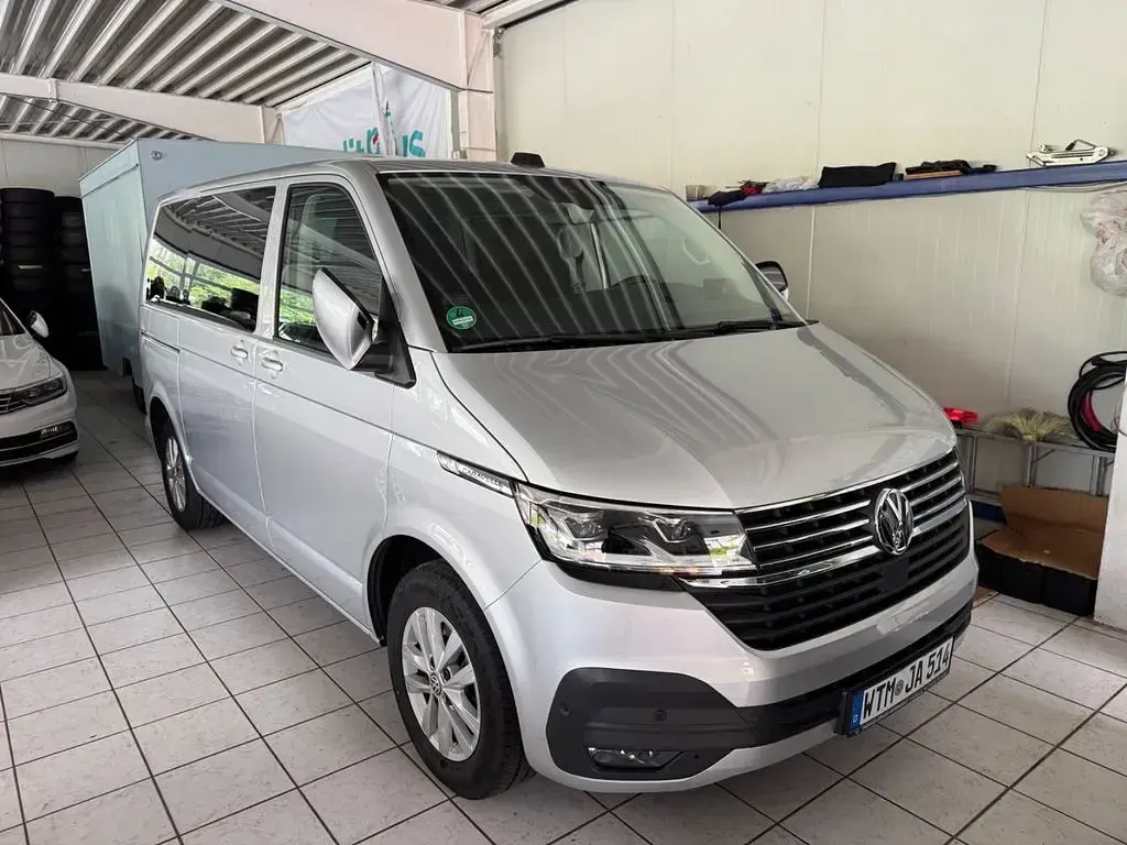 Gebraucht VW Caravelle Comfortline 150 PS (110 kW) 2019 Silber Van