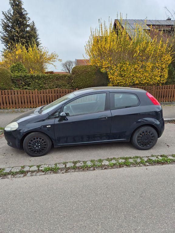 Gebraucht Fiat Punto Active 65 PS (47 kW) 2009 Blau Kleinwagen