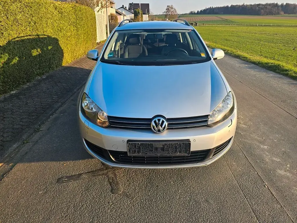 Gebraucht VW Golf VI Trendline 105 PS (77 kW) 2011 Silber Kleinwagen