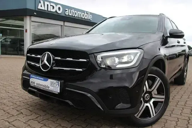 Gebraucht Mercedes GLC300e Exclusive 320 PS (235 kW) 2021 Schwarz SUV