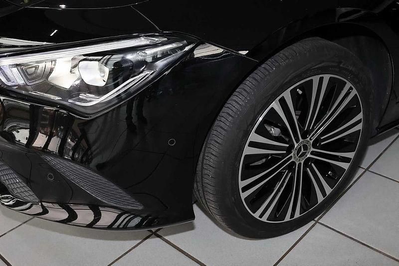 Gebraucht Mercedes CLA250e 160 PS (117 kW) 2022 Schwarz Limousine