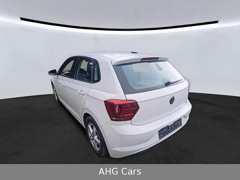Gebraucht VW Polo Comfortline 95 PS (69 kW) 2021 Weiß Kleinwagen